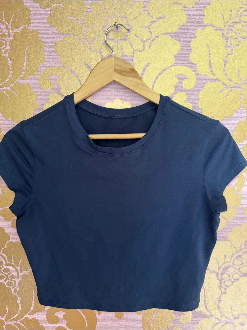 ALO Yoga Navy Short Sleeve Crop Top
